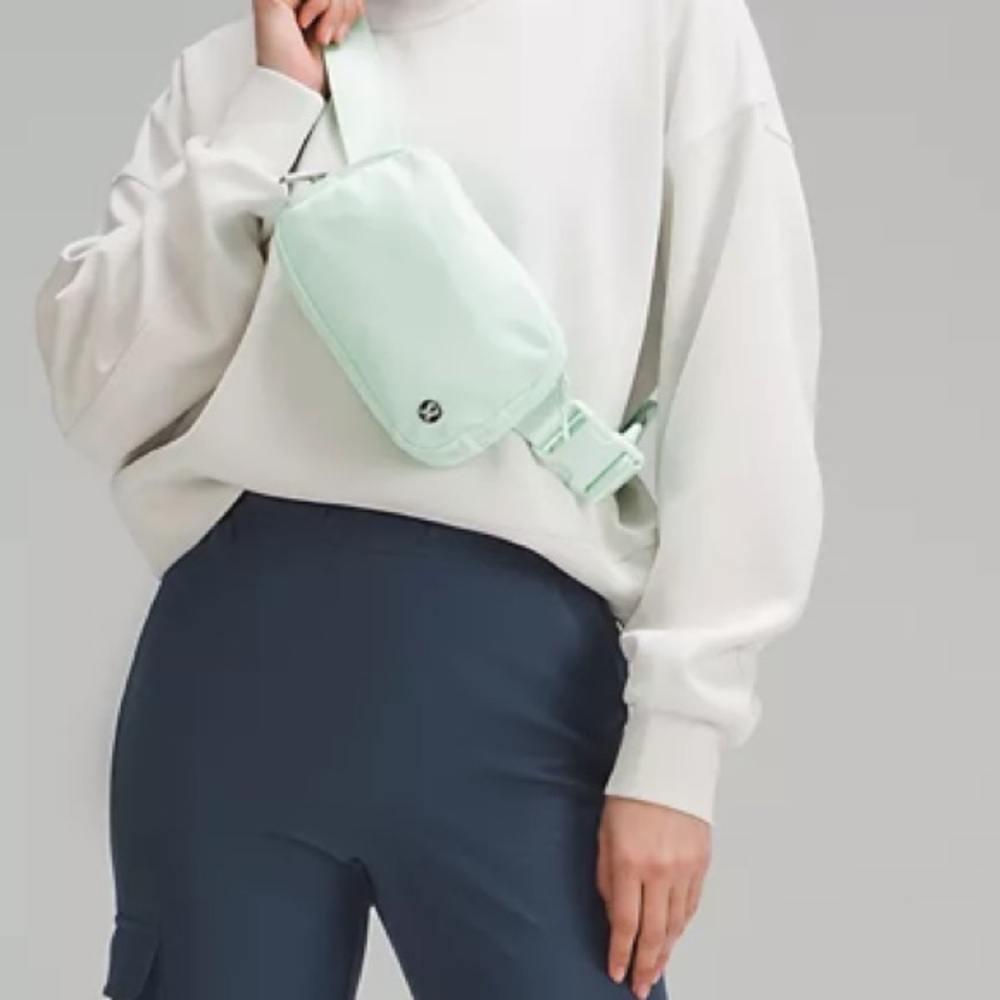 Lululemon Everywhere Belt Bag 1L Mint Moment